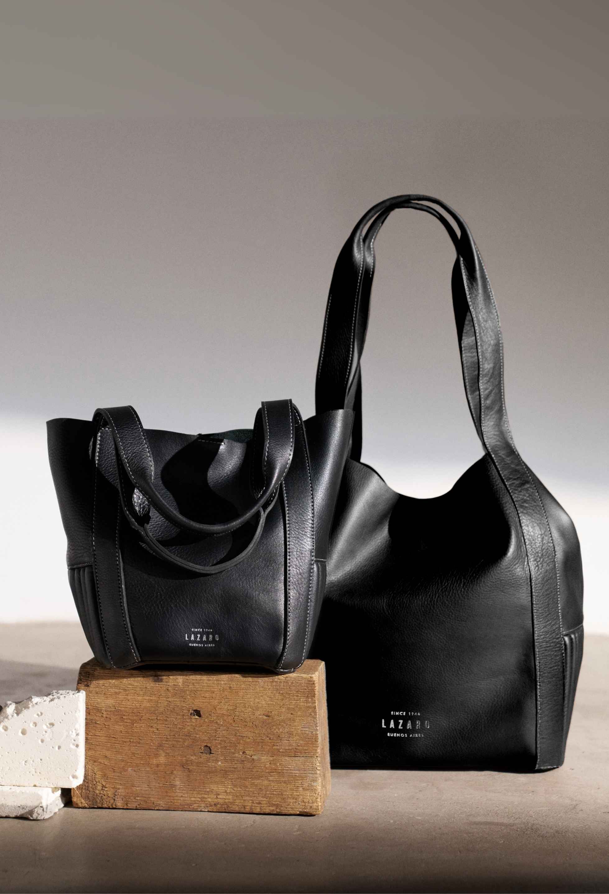 Small Leather Bucket Bag 'Ushuaia' - Black