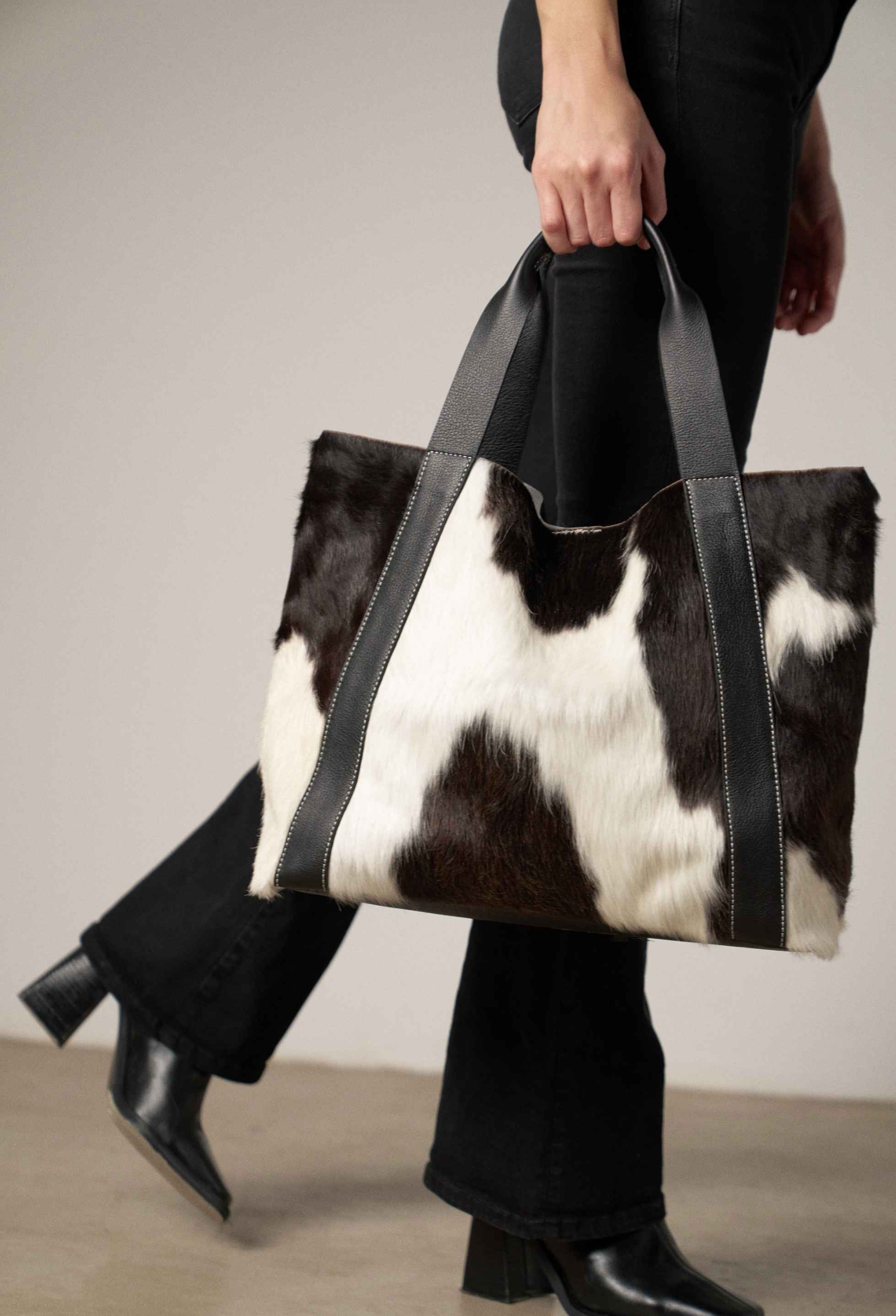Large Cowhide Tote Bag 'Pampa' - Black