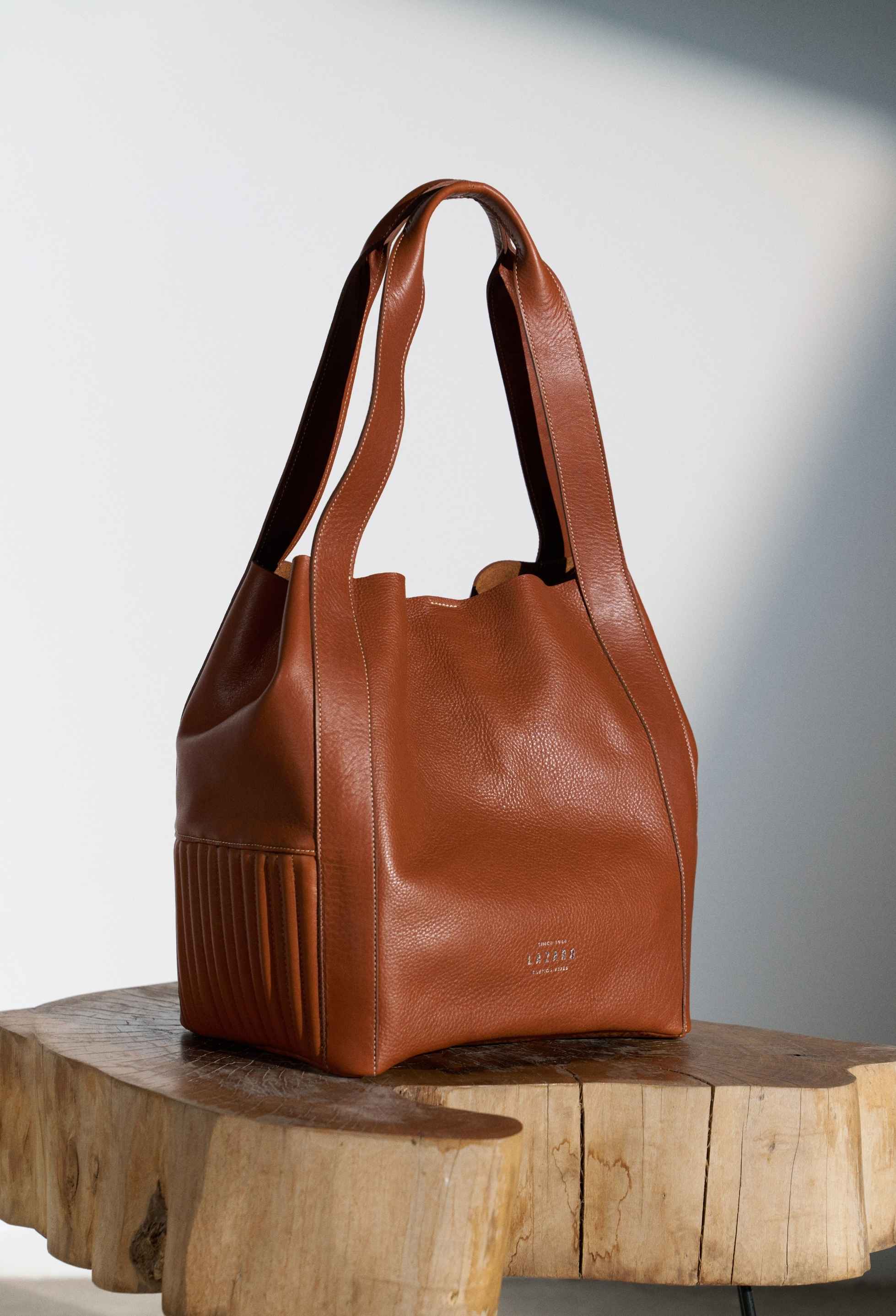 Large Leather Bucket Bag 'Ushuaia' - Tan