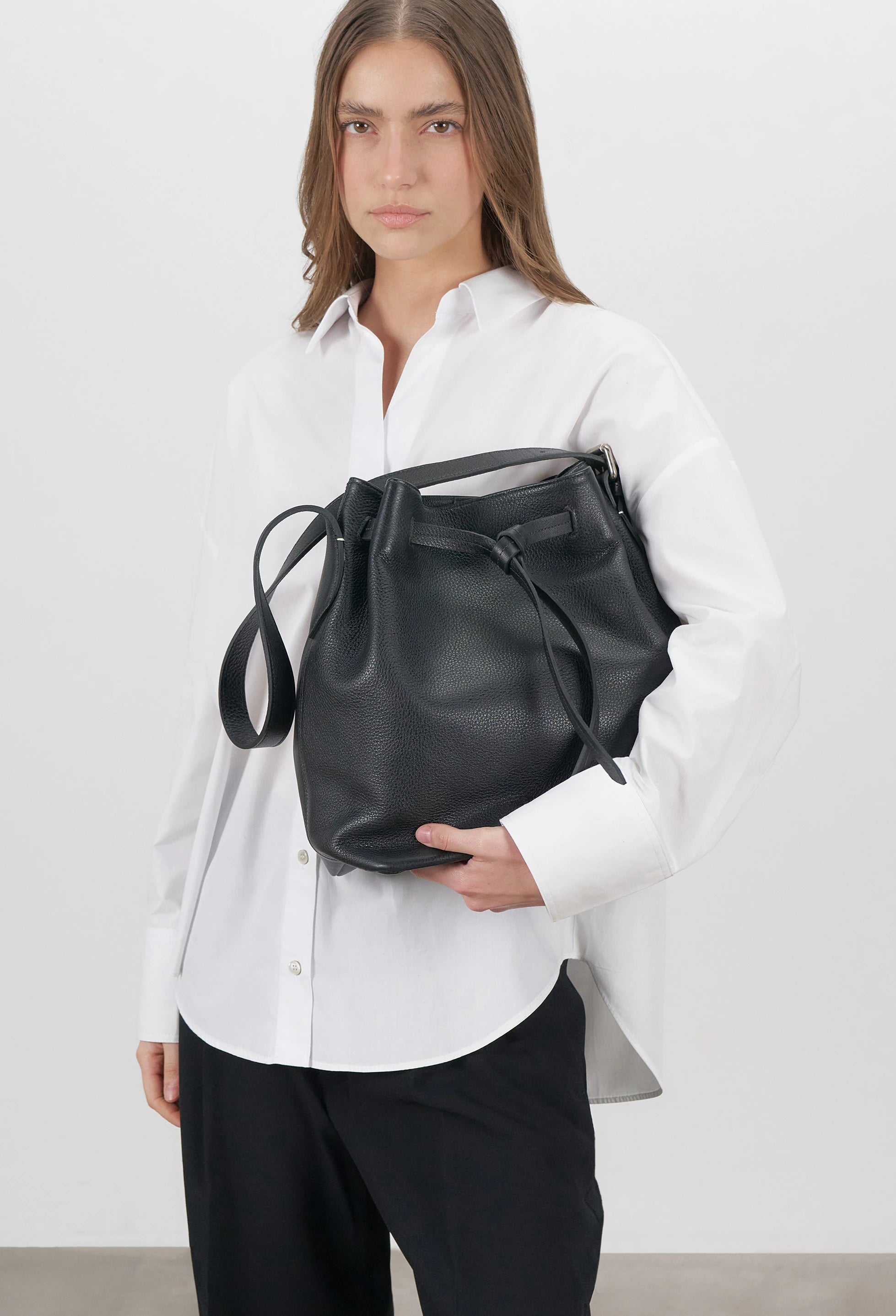 Coya Leather Bucket Bag - Black