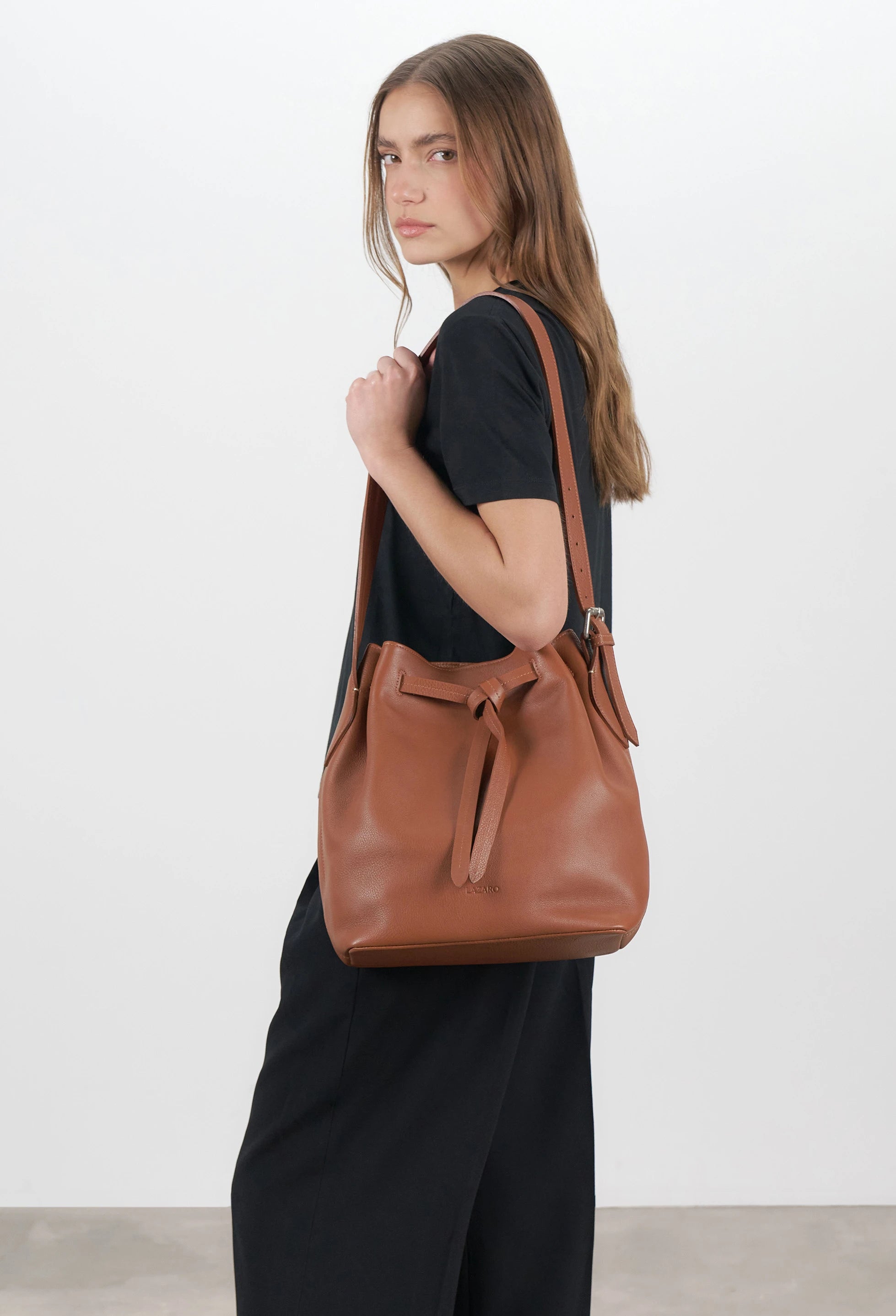 Coya Leather Bucket Bag - Cognac