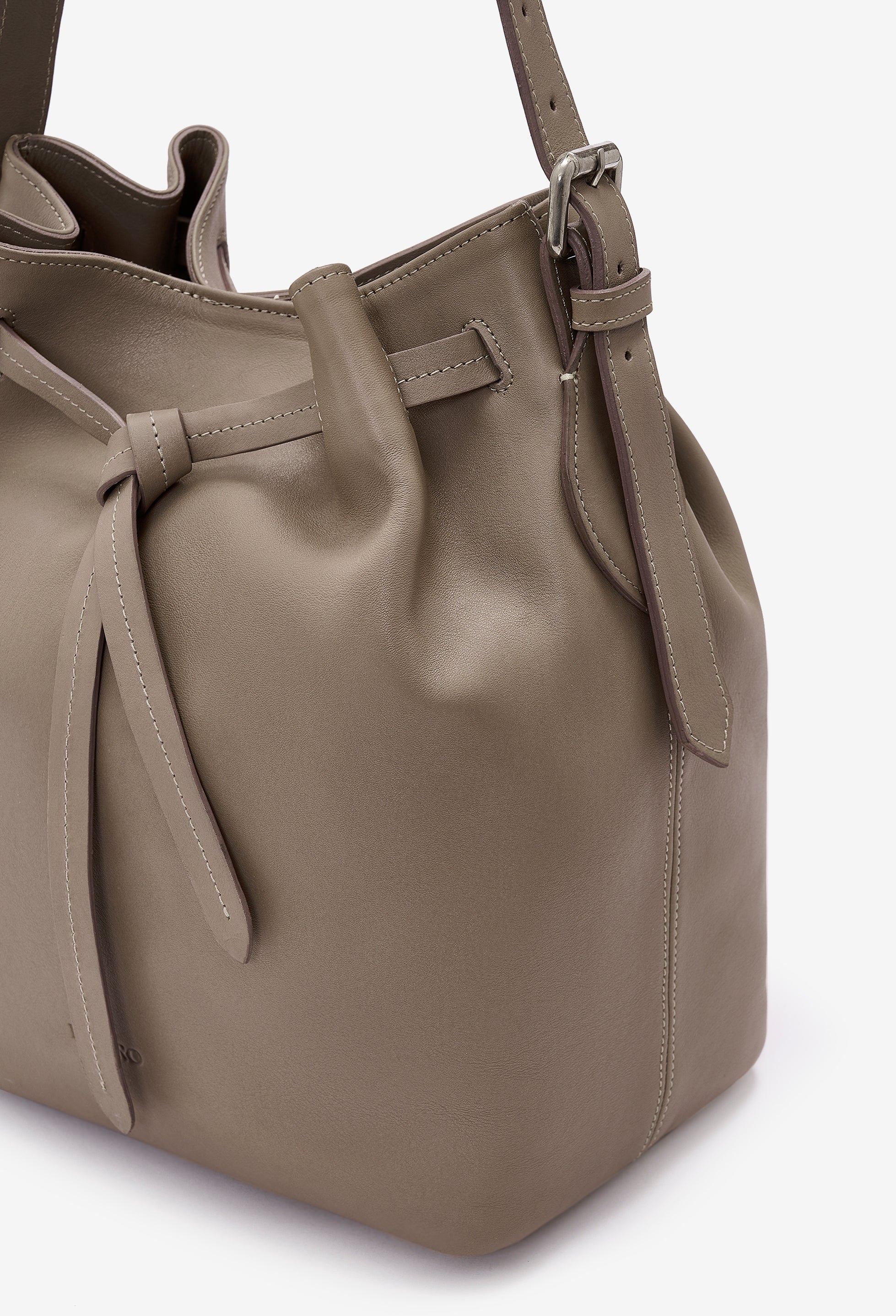 Coya Leather Bucket Bag - Mink