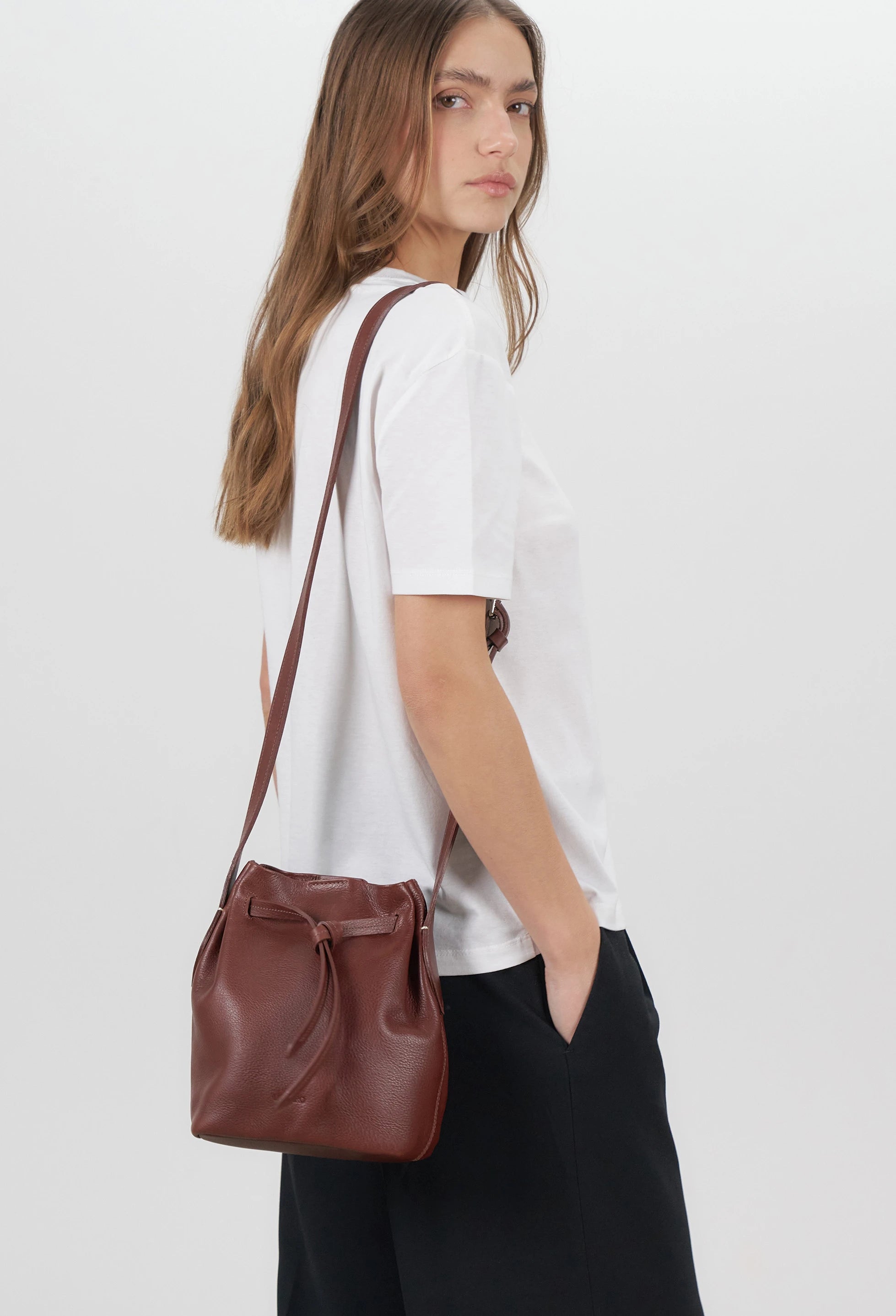 Coya Small Leather Bucket Bag - Brown
