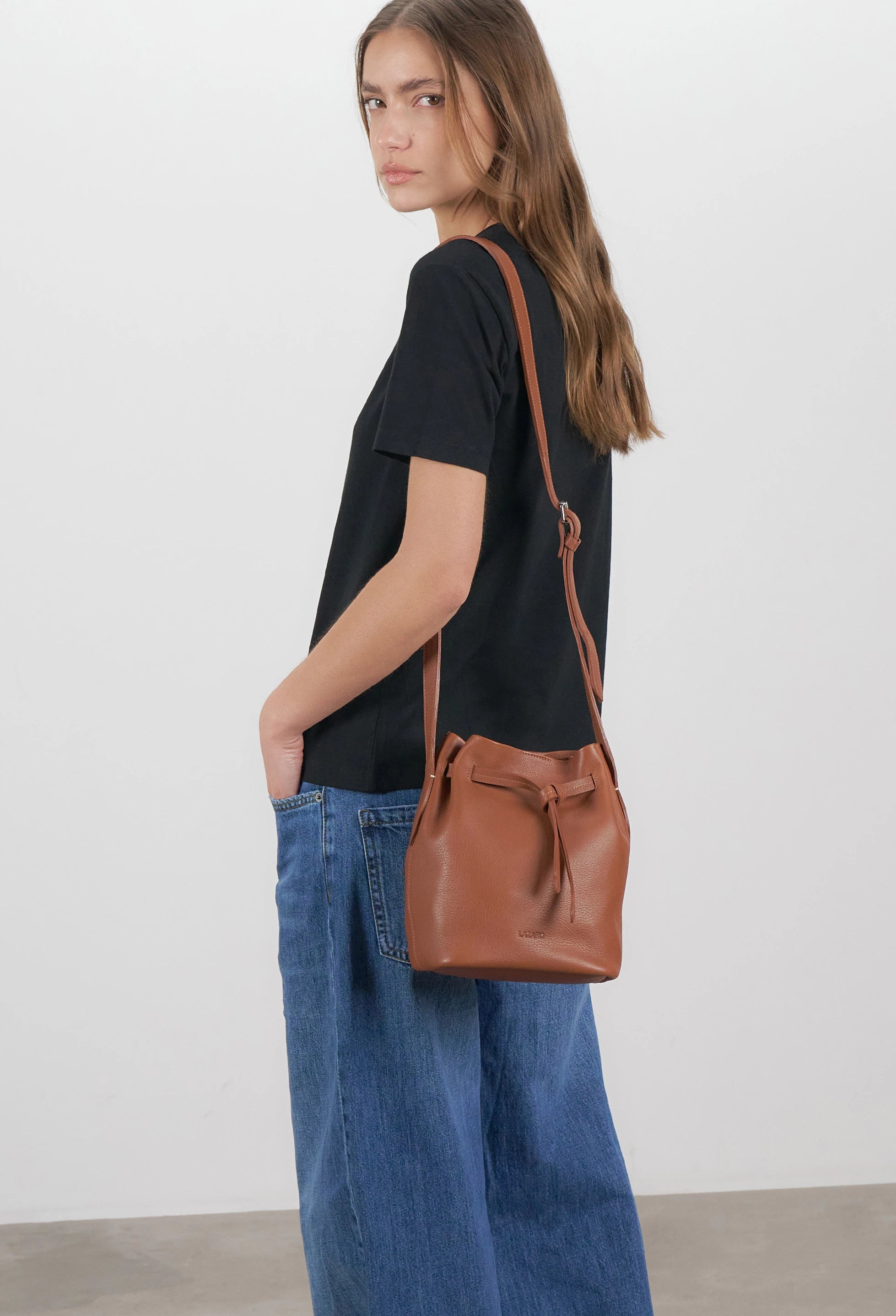 Coya Small Leather Bucket Bag - Cognac
