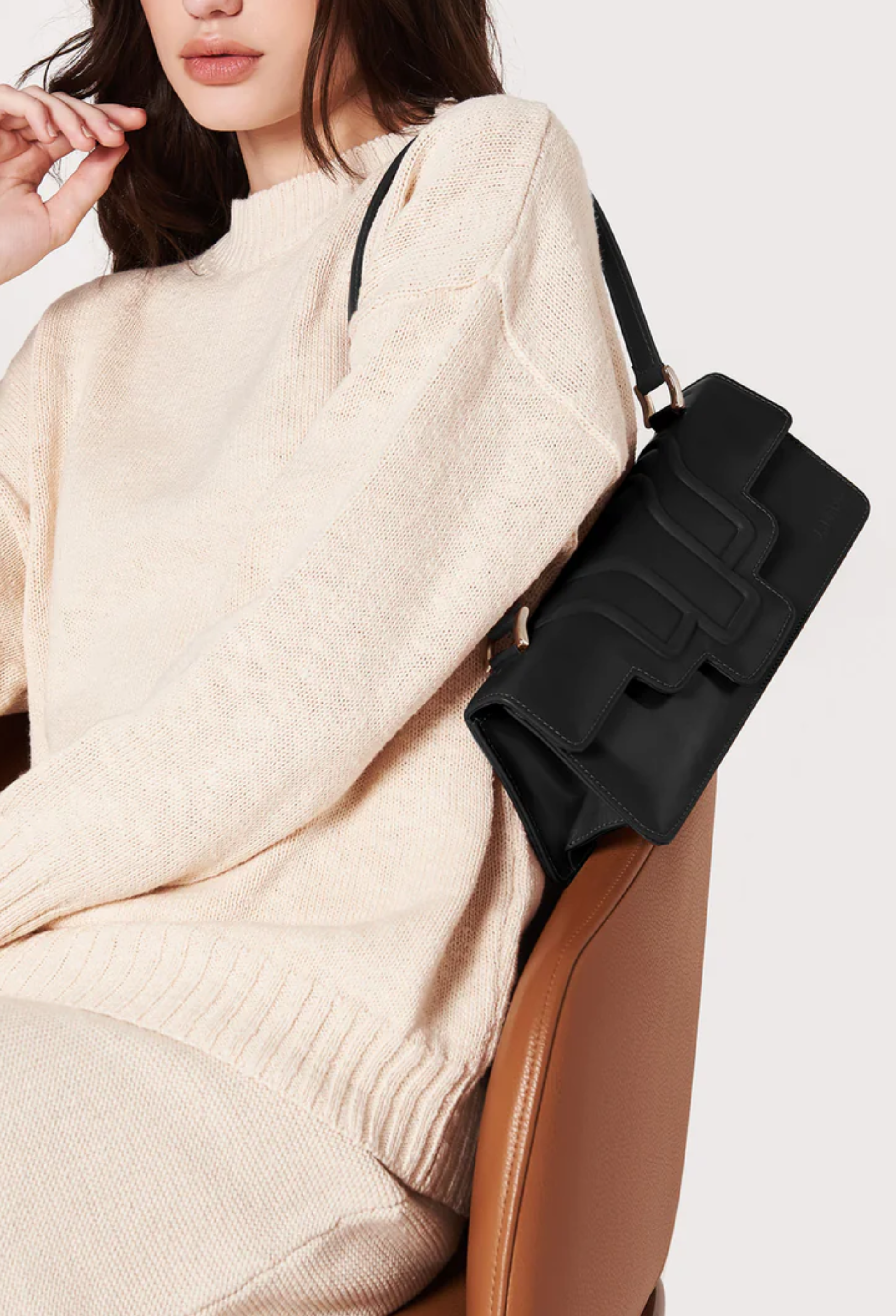 Leather Shoulder Flap Bag 'Hilda' - Black
