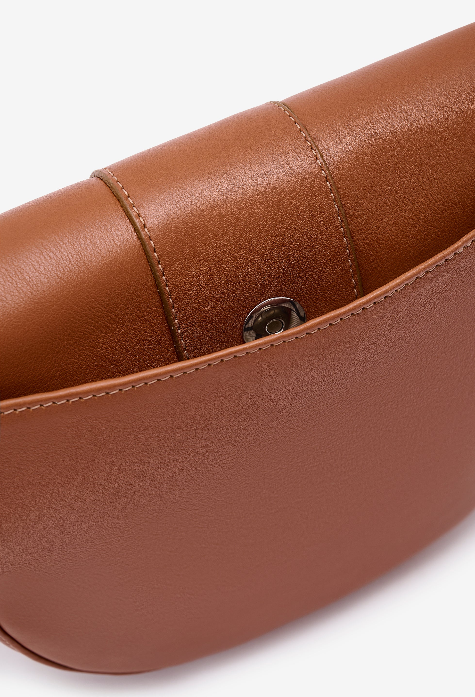 Sisa Leather Saddle Bag - Cognac