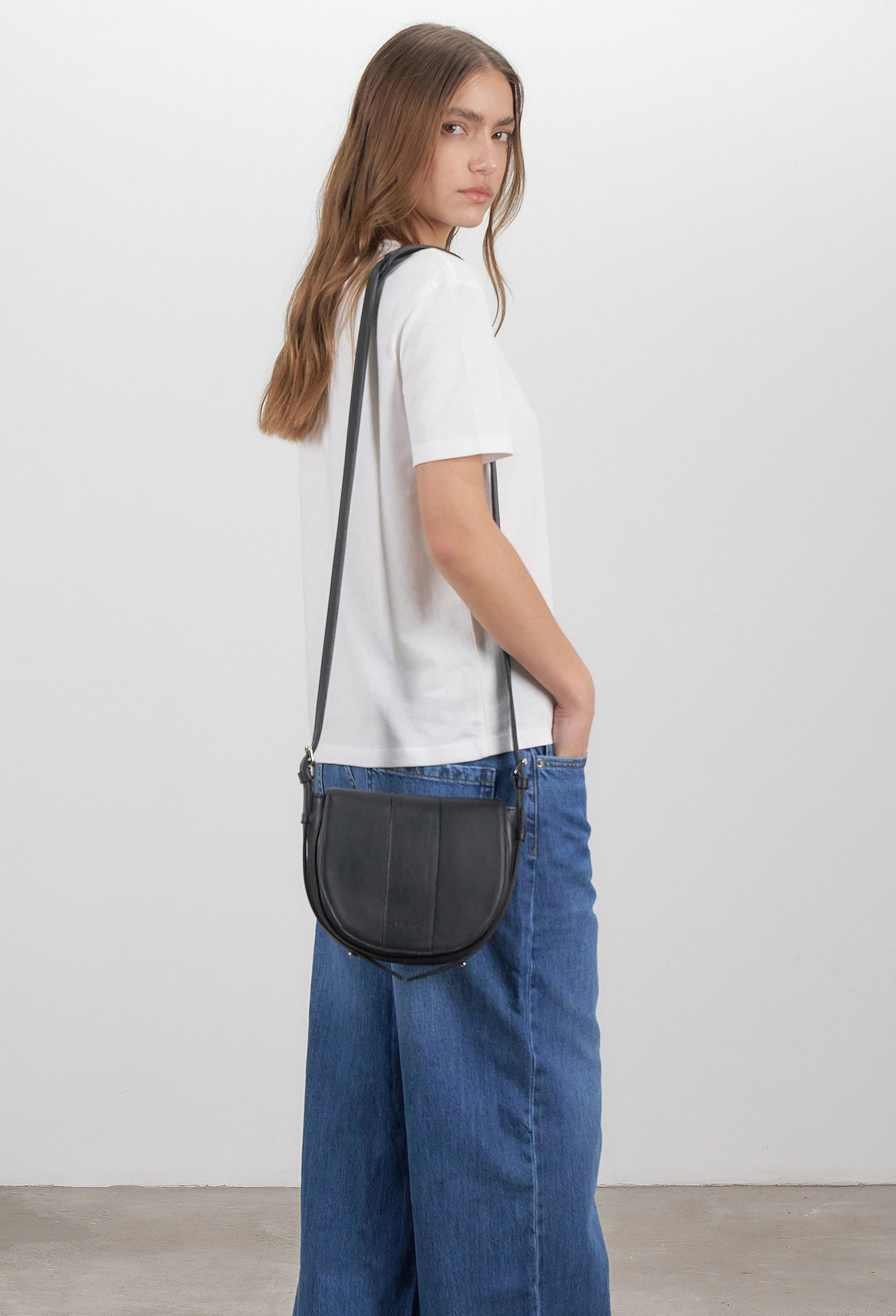 Sisa Leather Saddle Bag - Black