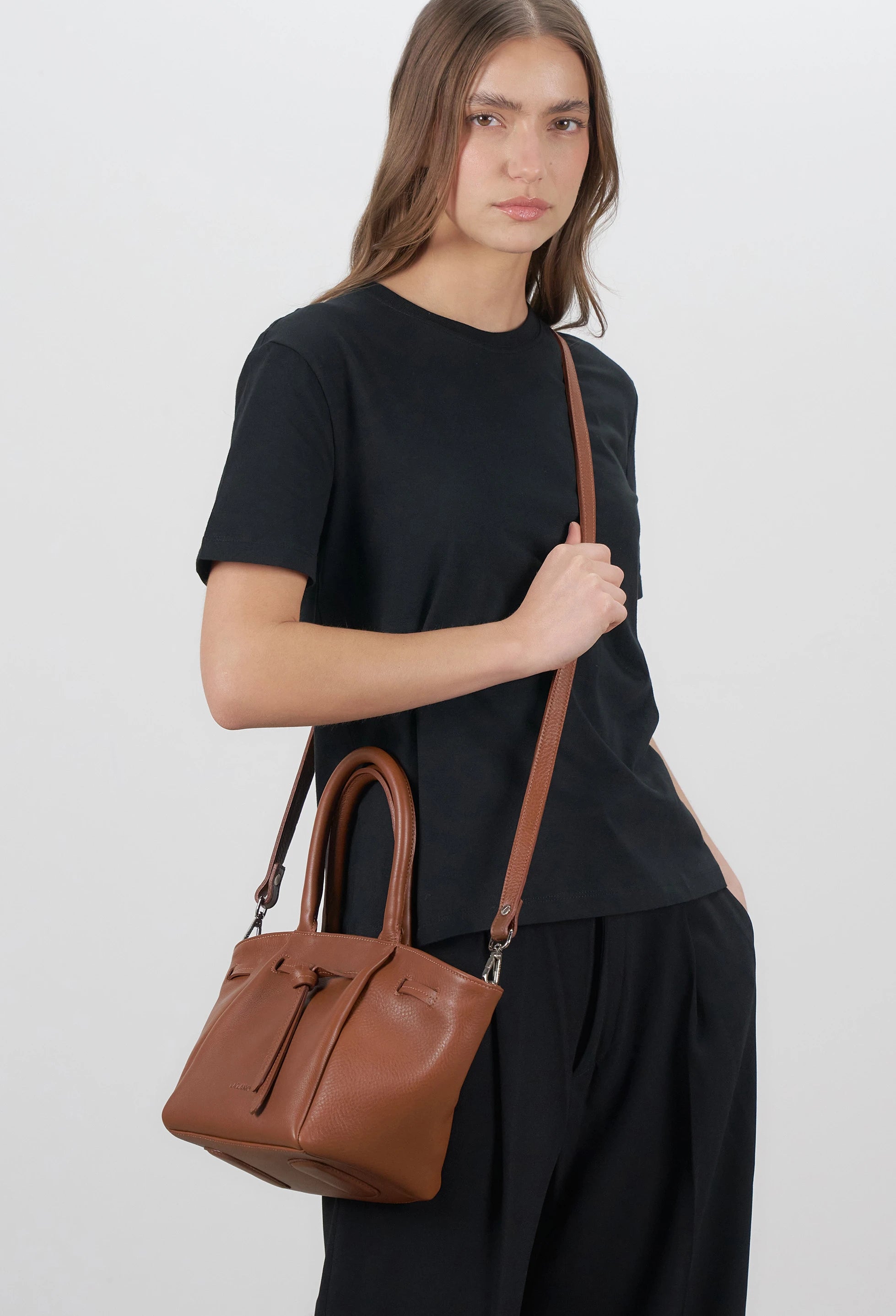 Warmi Carryall Leather Bag - Cognac