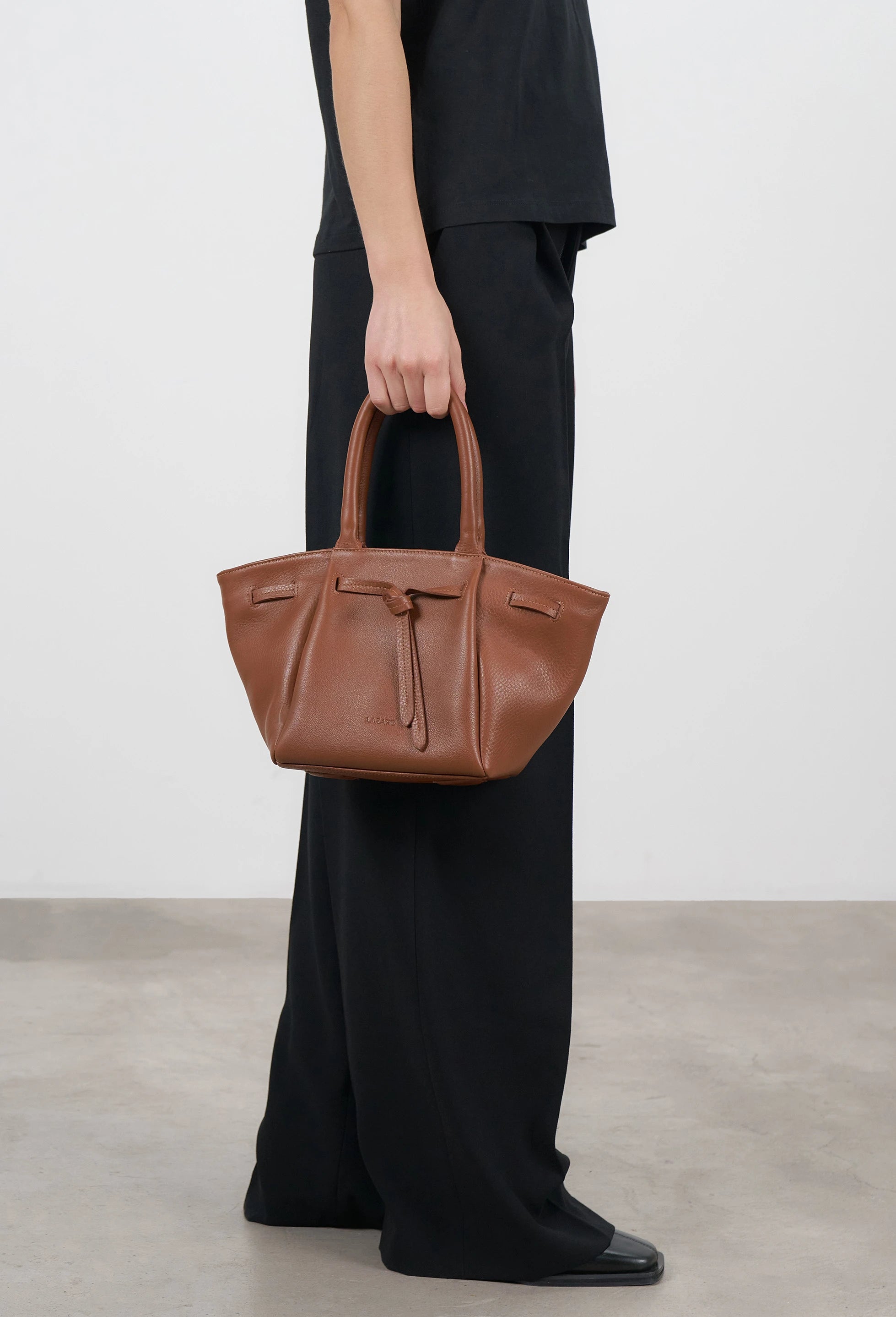 Warmi Carryall Leather Bag - Cognac