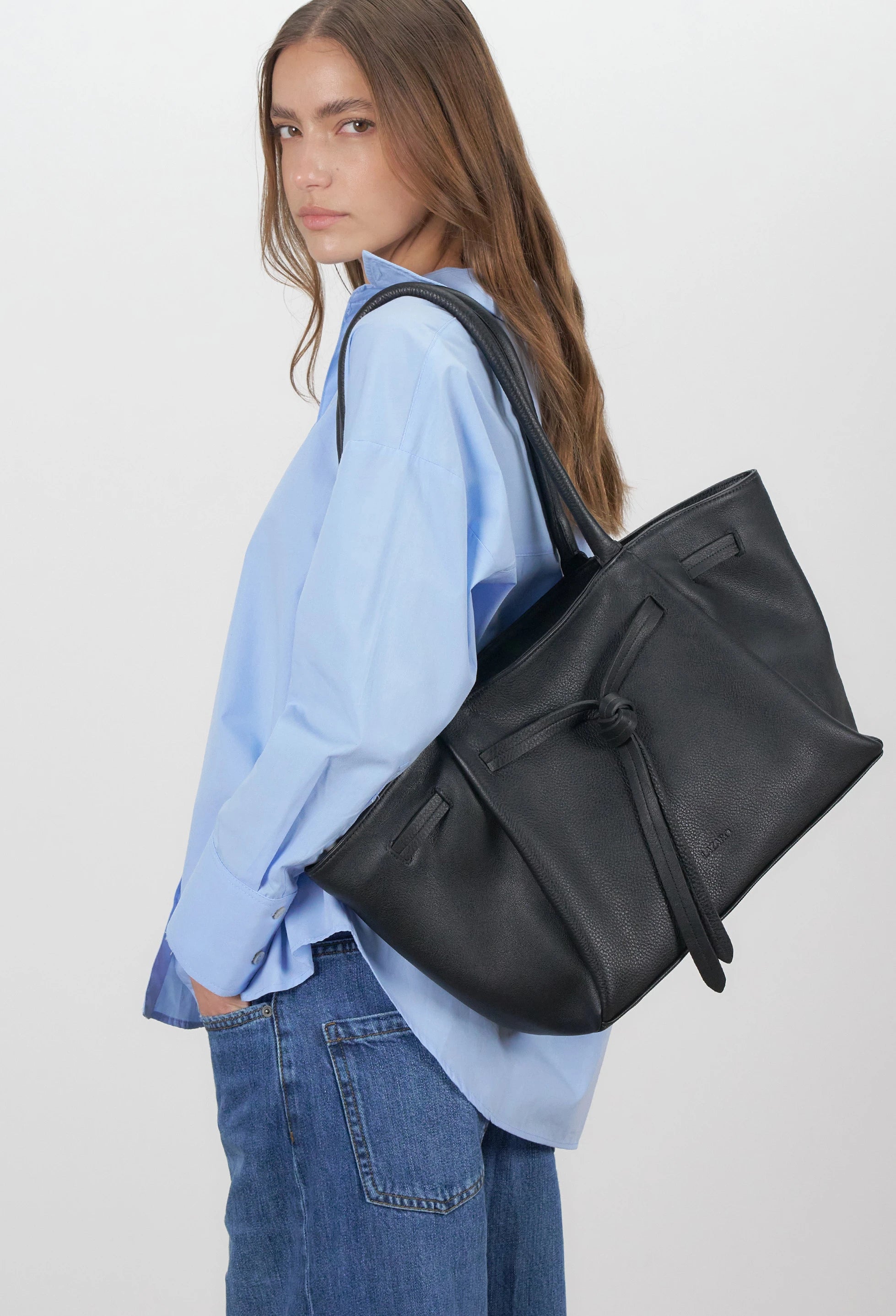 Warmi Large Carryall Leather Bag - Black
