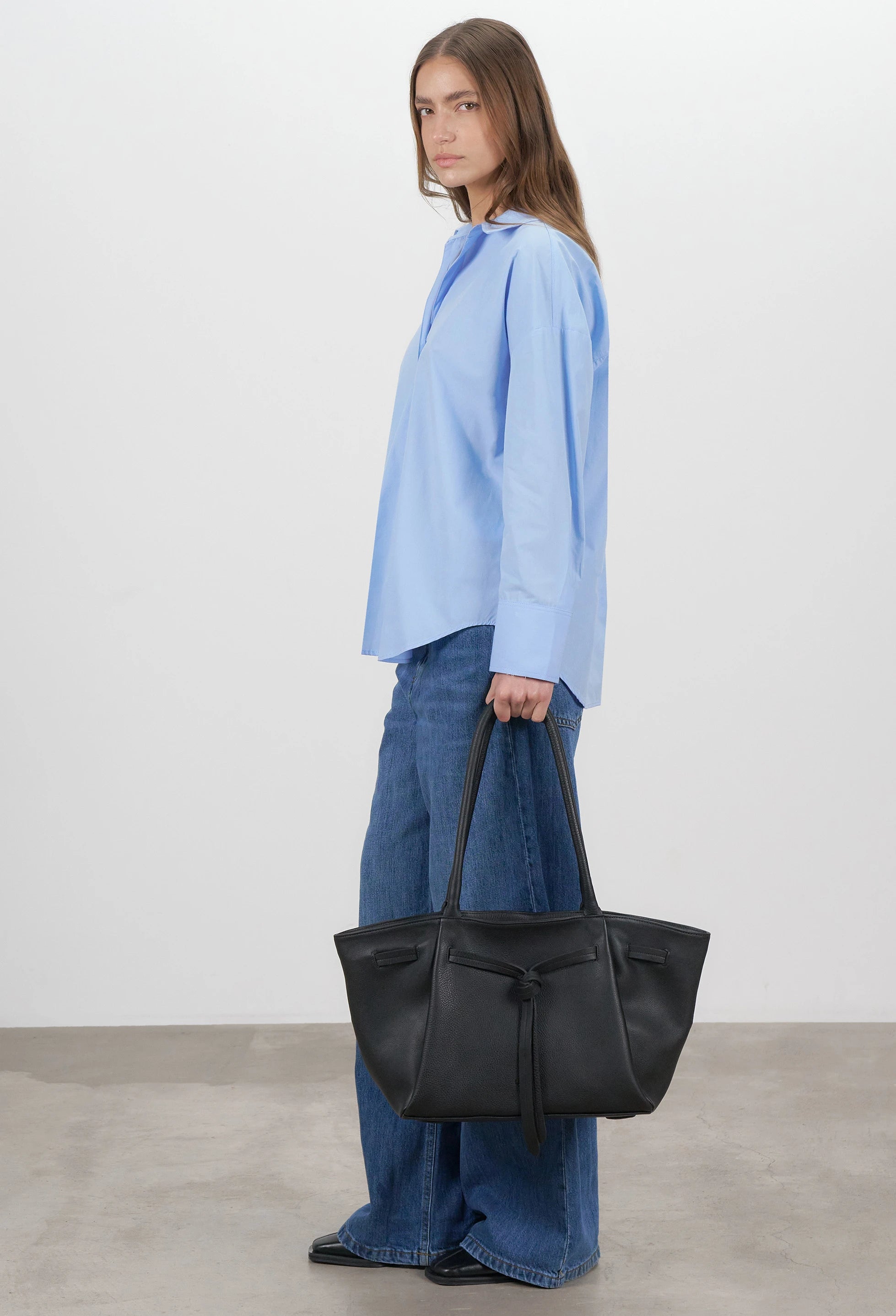 Warmi Large Carryall Leather Bag - Black