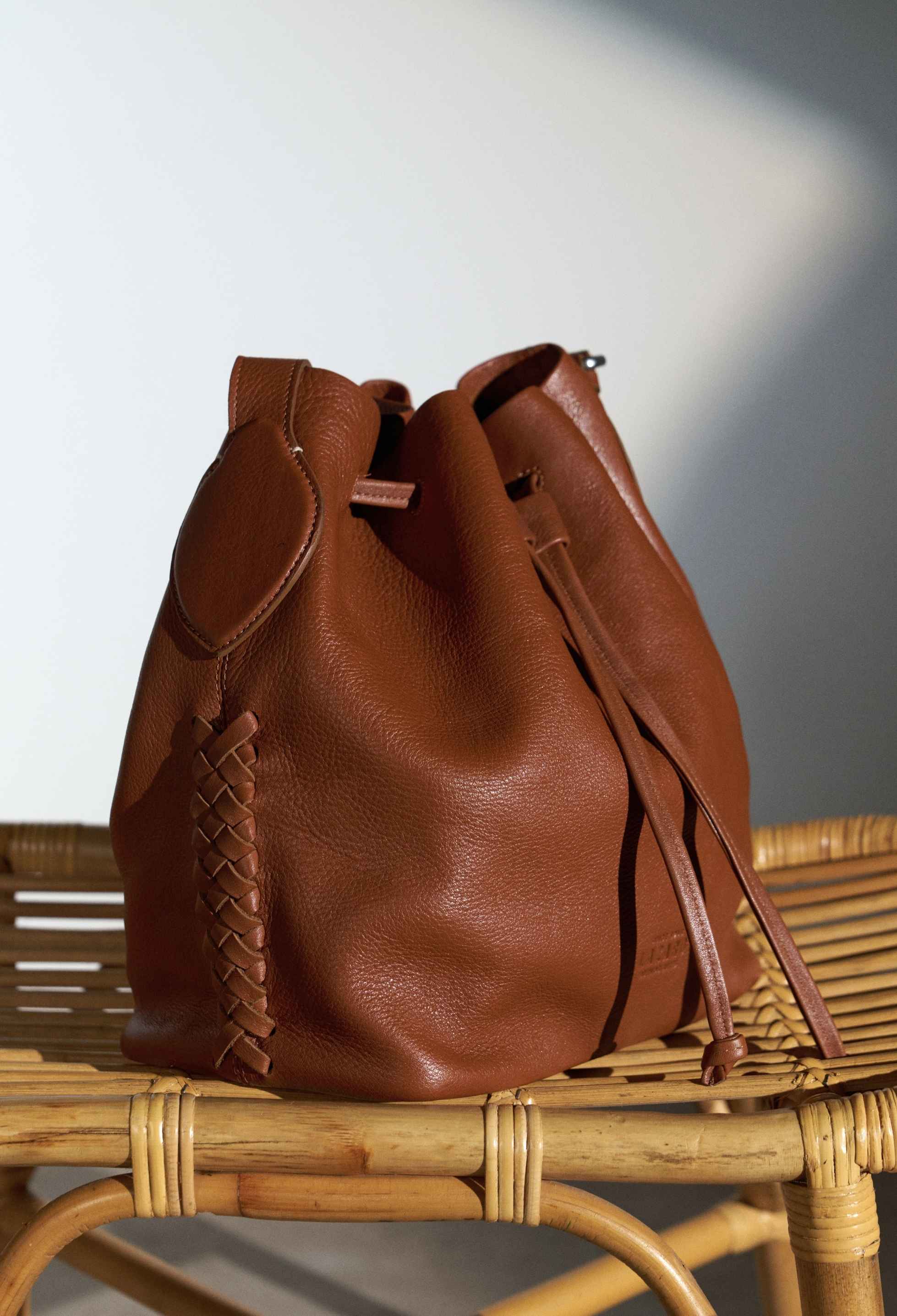 Tan Bucket Bag 'Coya'