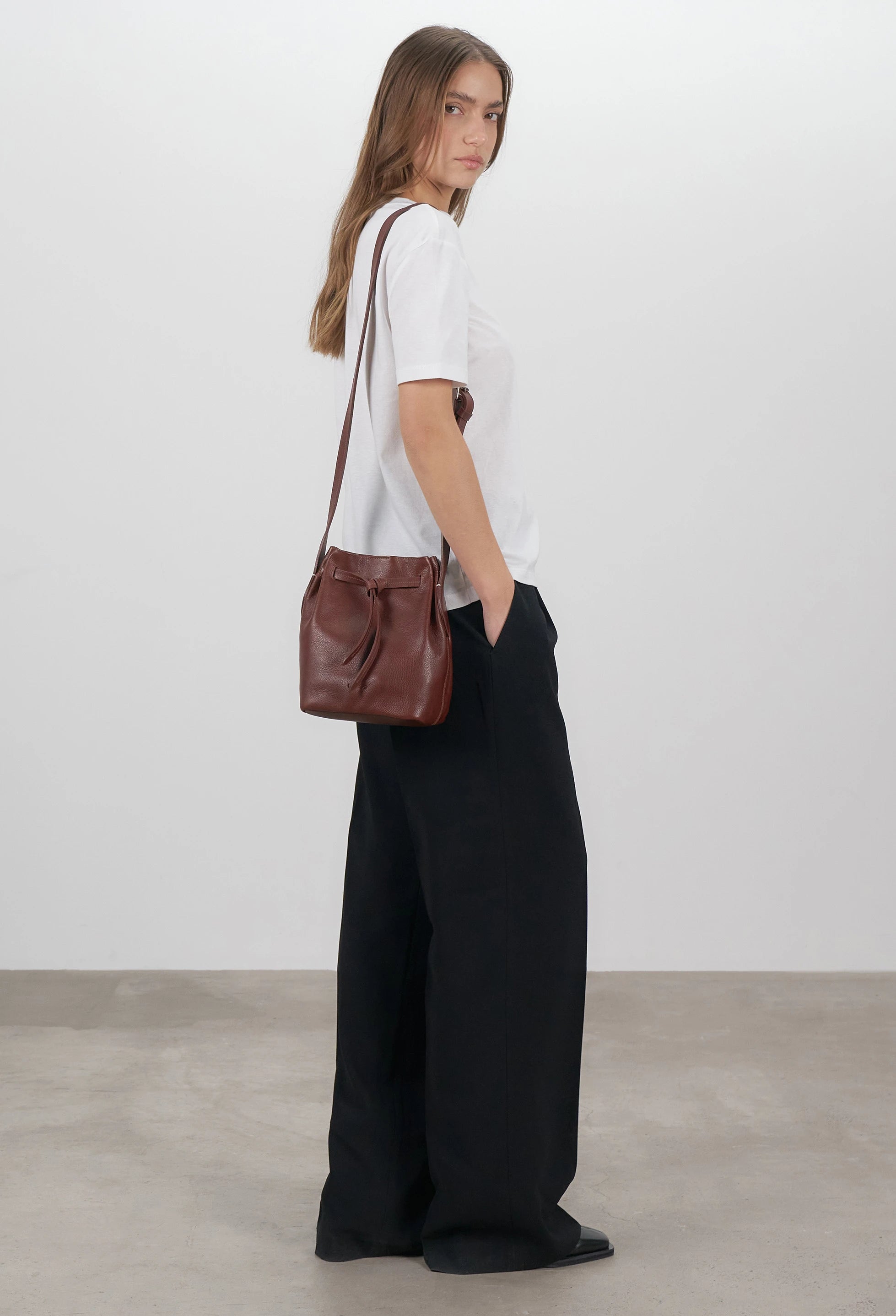 Coya Small Leather Bucket Bag - Brown