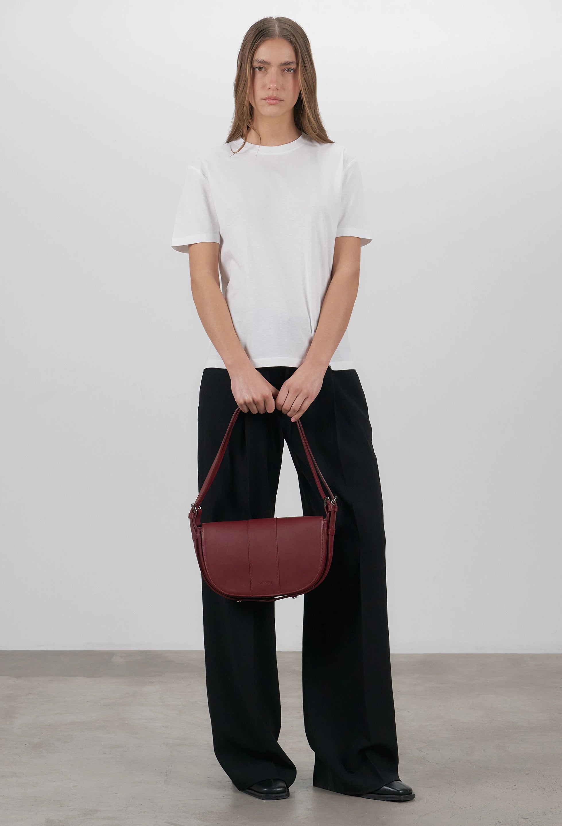 Sisa Leather Shoulder Bag - Burgundy