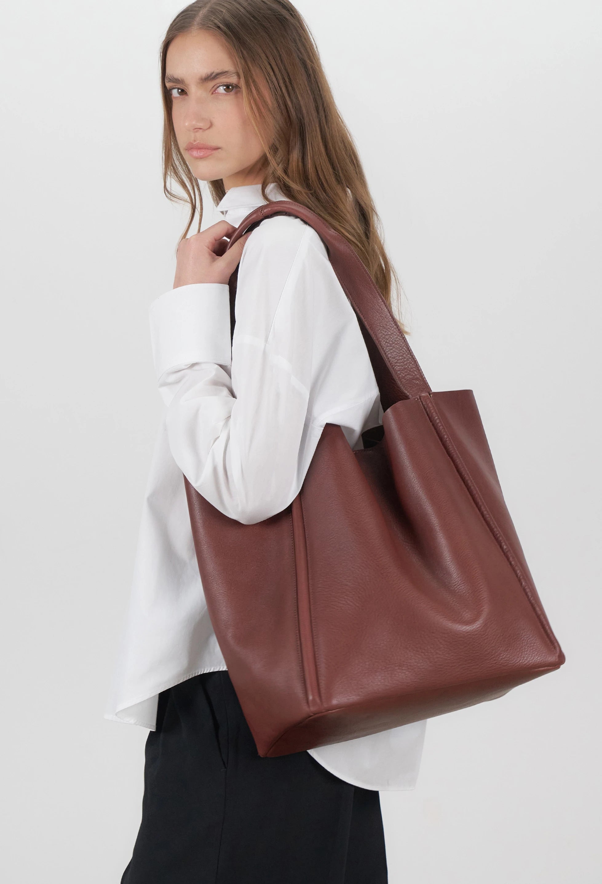 Tala Large Leather Tote Bag - Brown