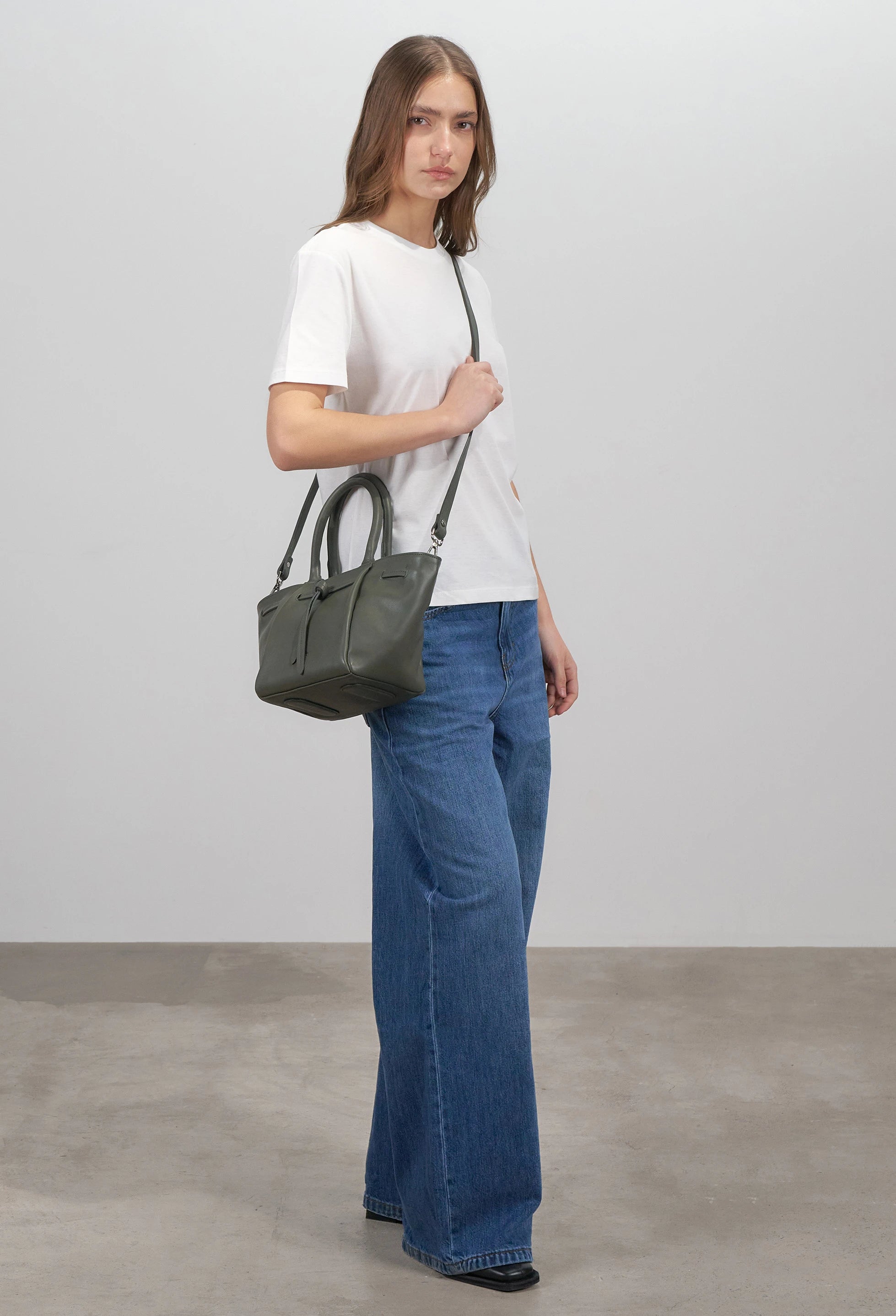 Warmi Carryall Leather Bag - Olive