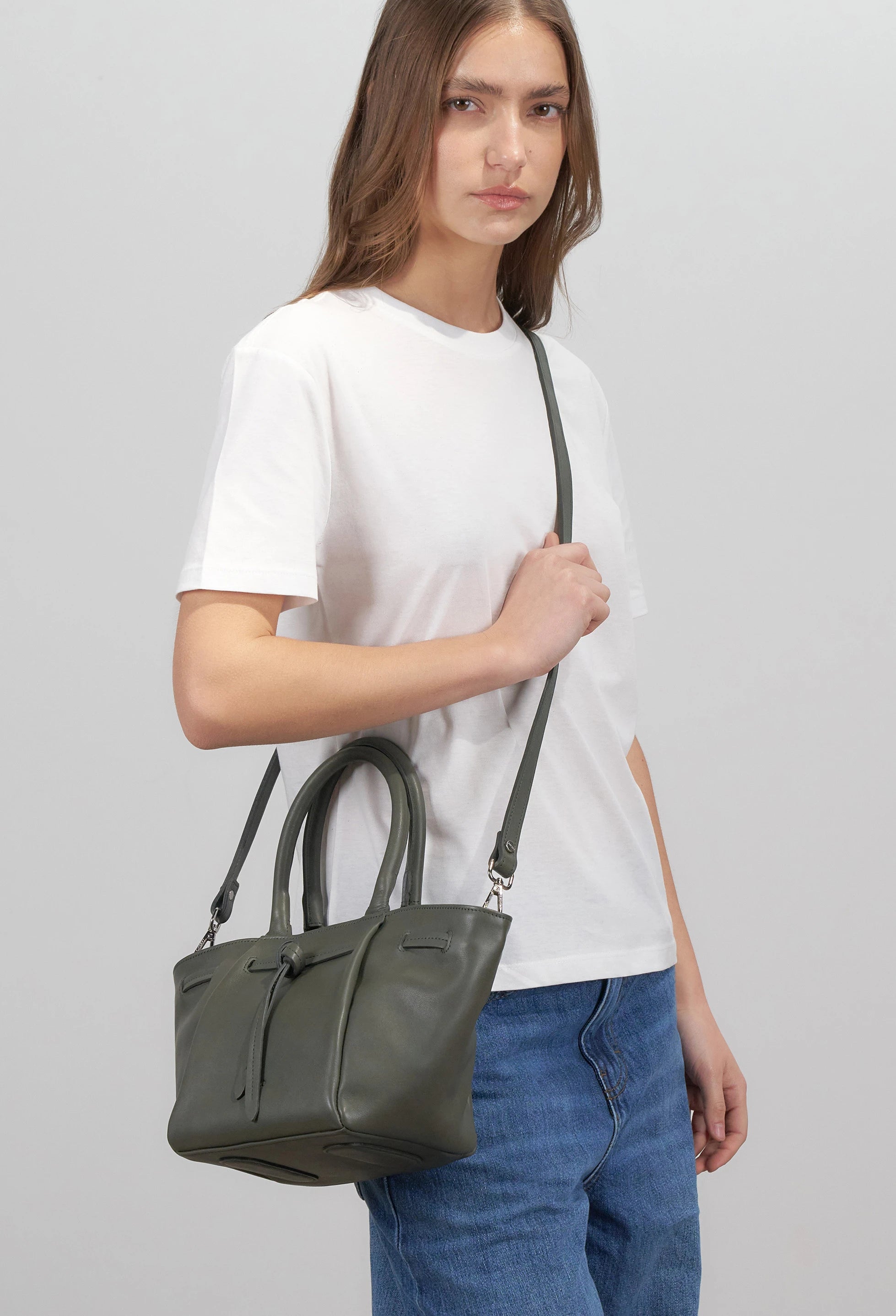Warmi Carryall Leather Bag - Olive